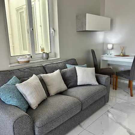 Apartament Modern Cozy & Spacious In Malta - Perfect Near Saint Julians *