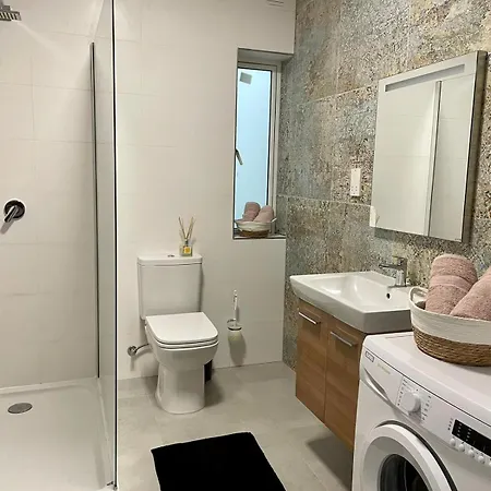 Modern Cozy & Spacious In Malta - Perfect Near Saint Julians *