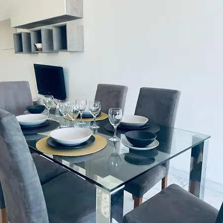 Modern Cozy & Spacious In Malta - Perfect Near Saint Julians Apartament