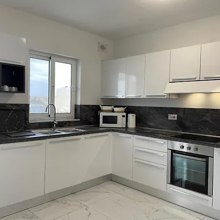 Apartman Modern Cozy & Spacious In Malta - Perfect Near Saint Julians *