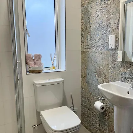Modern Cozy & Spacious In Malta - Perfect Near Saint Julians Apartament *