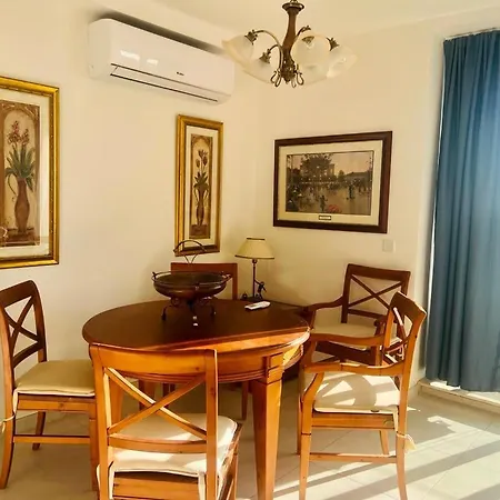 Modern Cozy & Spacious In Malta - Perfect Near Saint Julians شقة