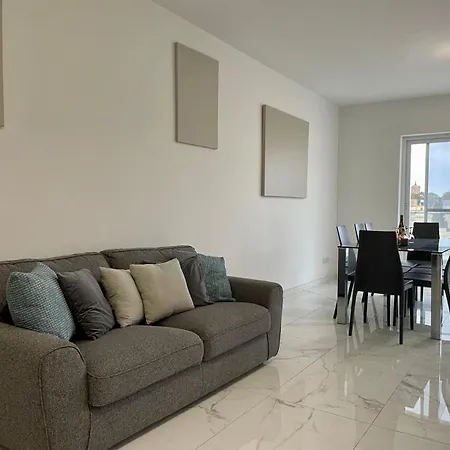 Modern Cozy & Spacious In Malta - Perfect Near Saint Julians