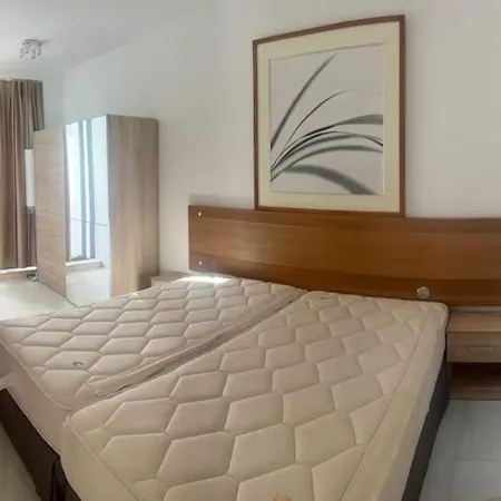 Modern Cozy & Spacious In Malta - Perfect Near Saint Julians Apartment