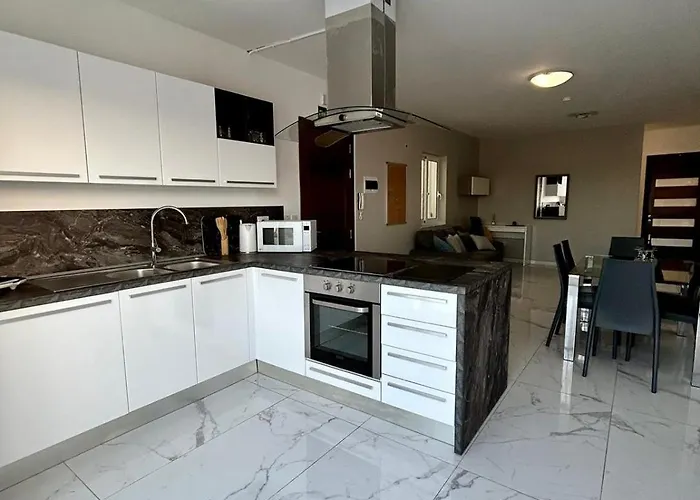Apartament Modern Cozy & Spacious In Malta - Perfect Near Saint Julians *
