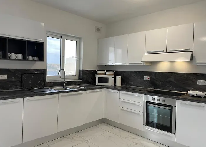 Daire Modern Cozy & Spacious In Malta - Perfect Near Saint Julians *