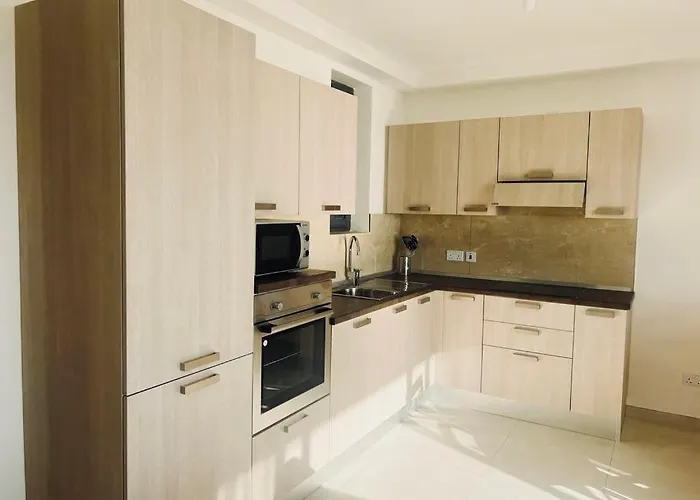 Modern Cozy & Spacious In Malta - Perfect Near Saint Julians